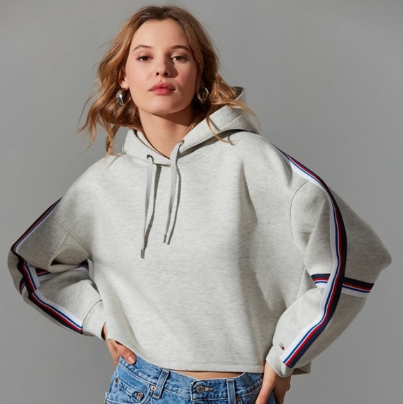 tommy cropped sweatshirt